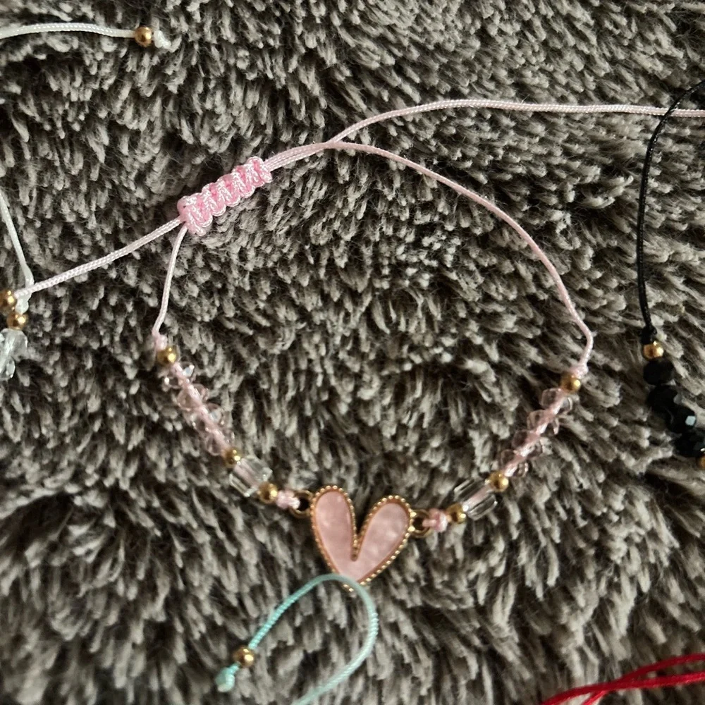 set of 6 heart bracelets - Picture 3 of 7